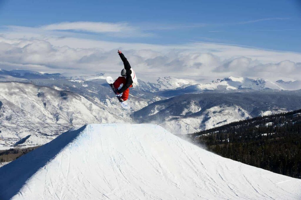 snowboarder in terrain park 84738957 03aa6c1fffac4f27b99fc87c789ff499