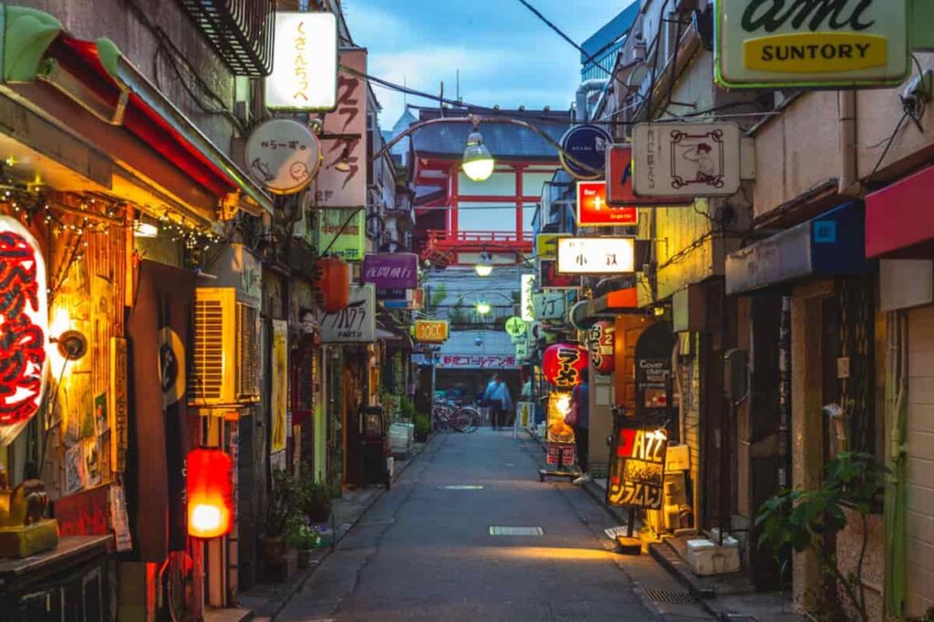 1702826688 night scene of shinjuku golden gai